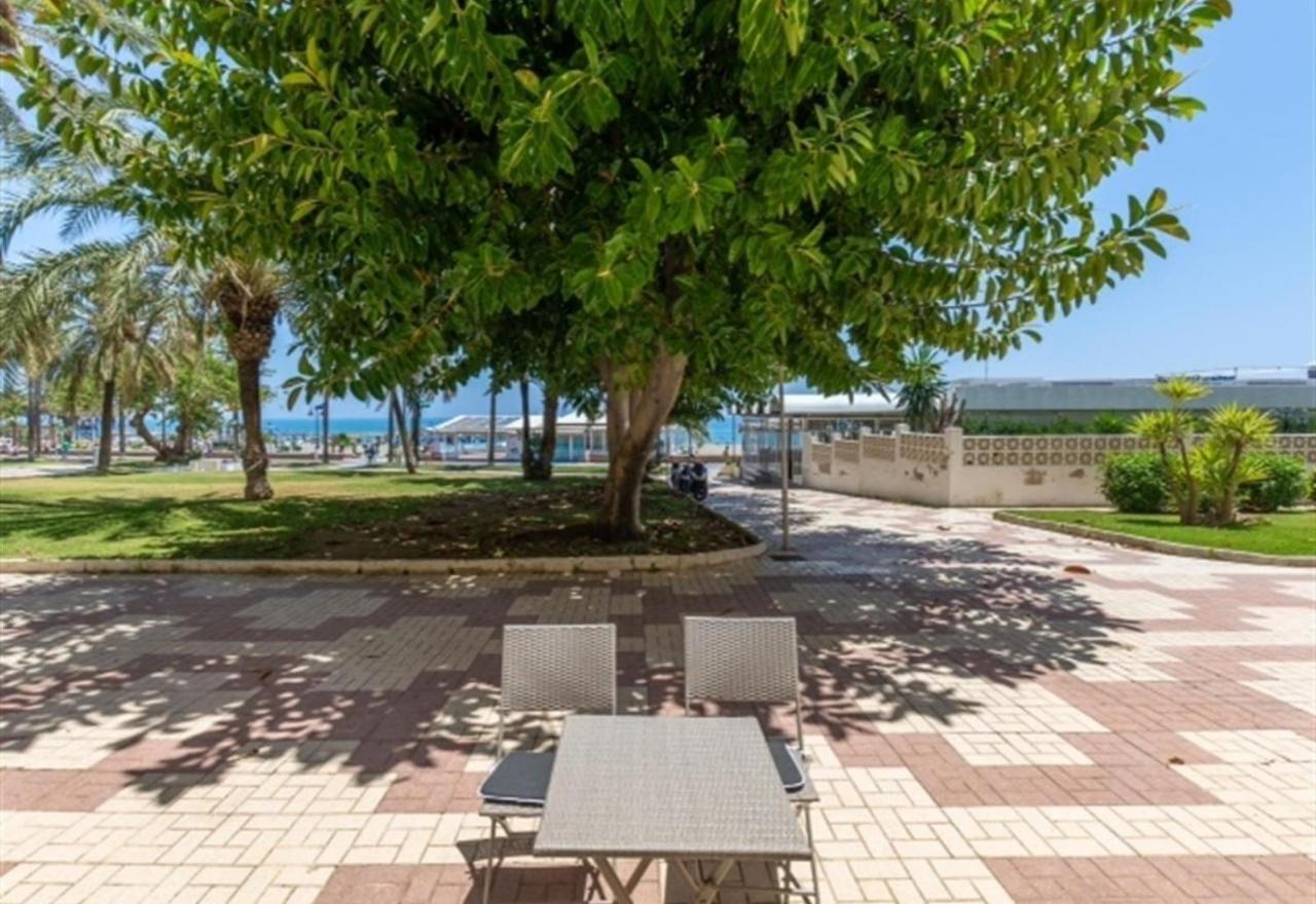 Beach Apartment Montemarcarihuela Torremolinos Esterno foto